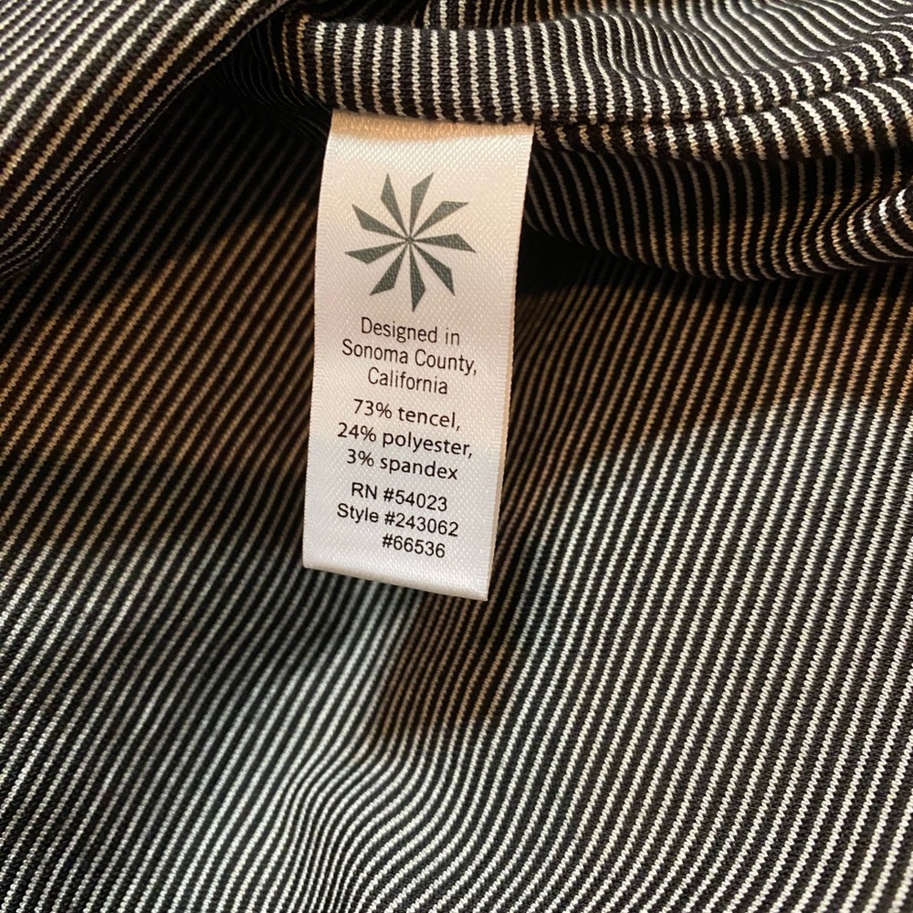 Beautiful Athleta brand, sz. Small, black & white striped, casual mini dress.
